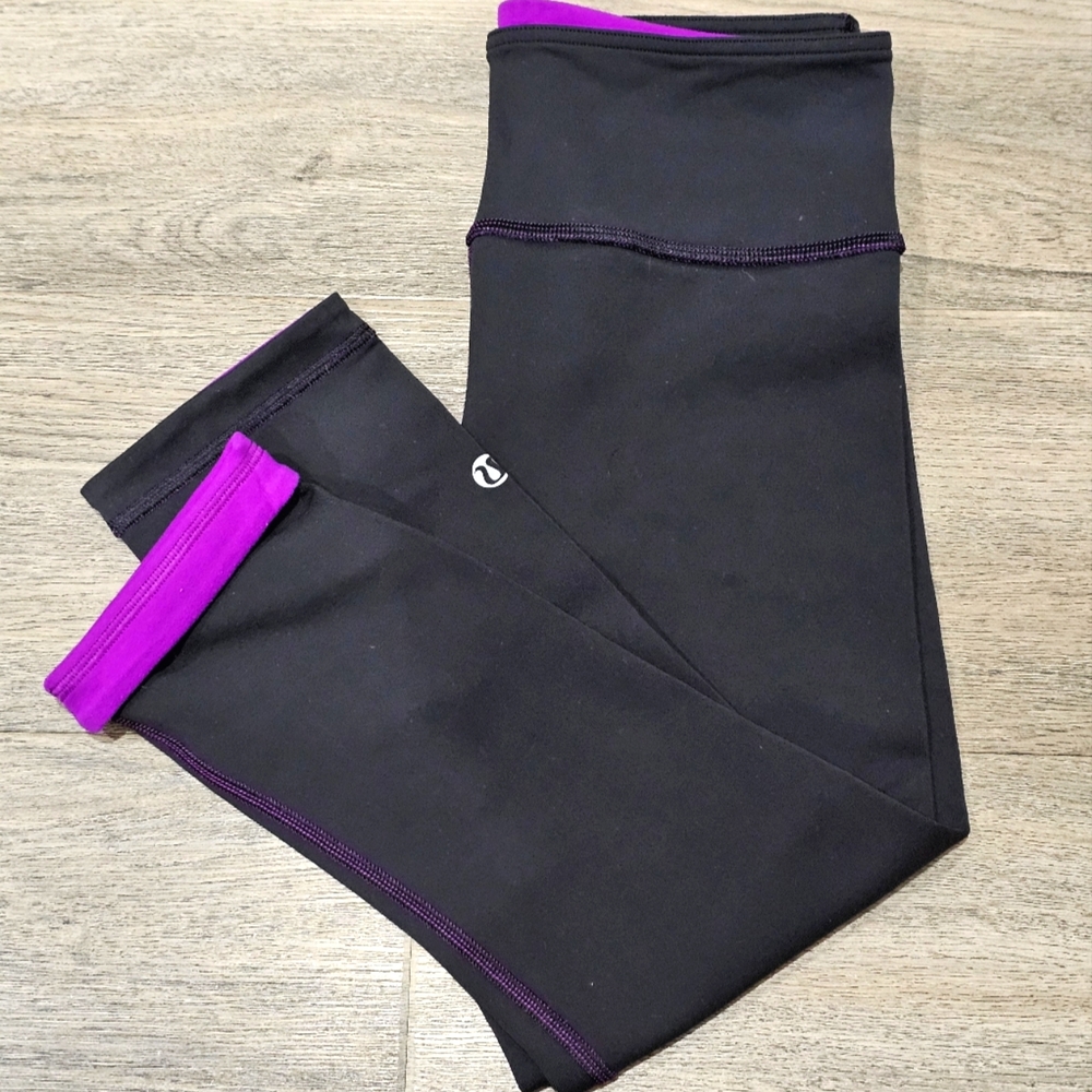 Lululemon Wunder Under Crop Reversible Tender Violet / Black, Luon, sz 4